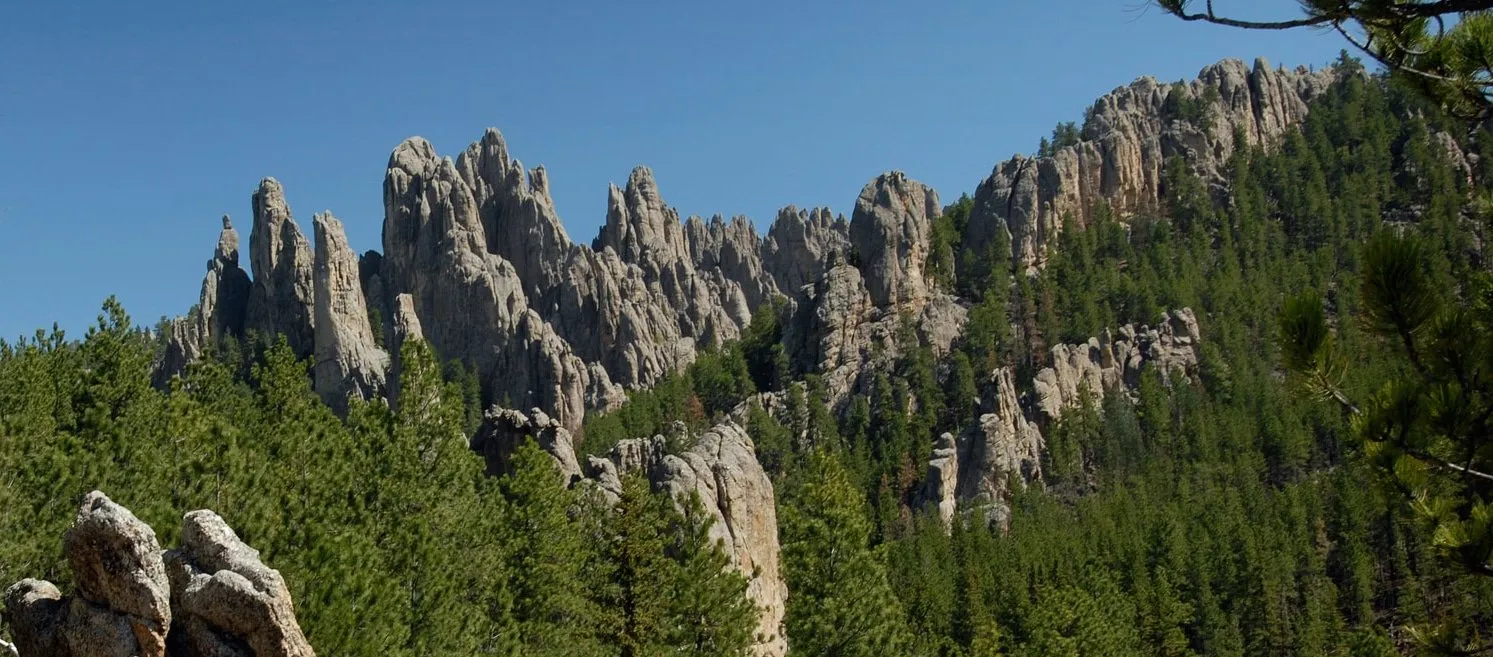 custer-state-park-hiking-needles-00001